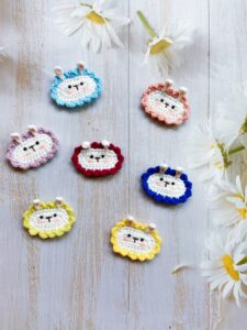RH02編みウサギ　レース　パッチン留め　ヘアクリップ　 ヘアピン　　ヘアアクセサリー　子供　ブローチ(受注制作)