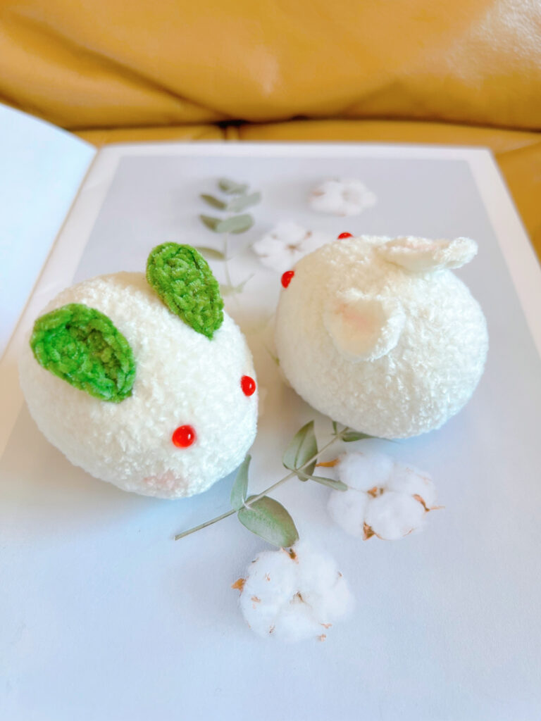 お月見　うさぎ団子/和菓子　編みぐるみ　十五夜　干支 卯 月の兎　癒された編み飾り/置き物/縁起物(受注制作)