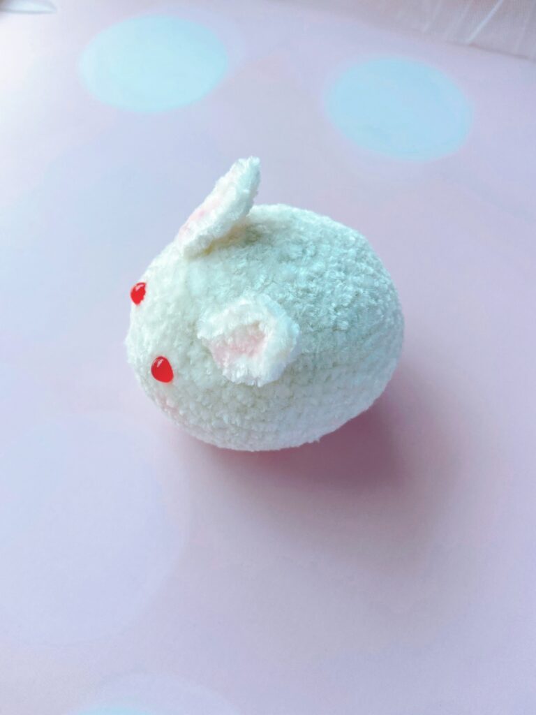 お月見　うさぎ団子/和菓子　編みぐるみ　十五夜　干支 卯 月の兎　癒された編み飾り/置き物/縁起物(受注制作)