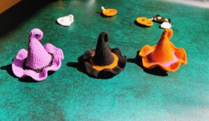ハロウィン魔女ヘアクリップ　魔法使い とんがり帽子　魔女帽子仮装グッズ 　パーティーヘアアクセサリー(受注制作)