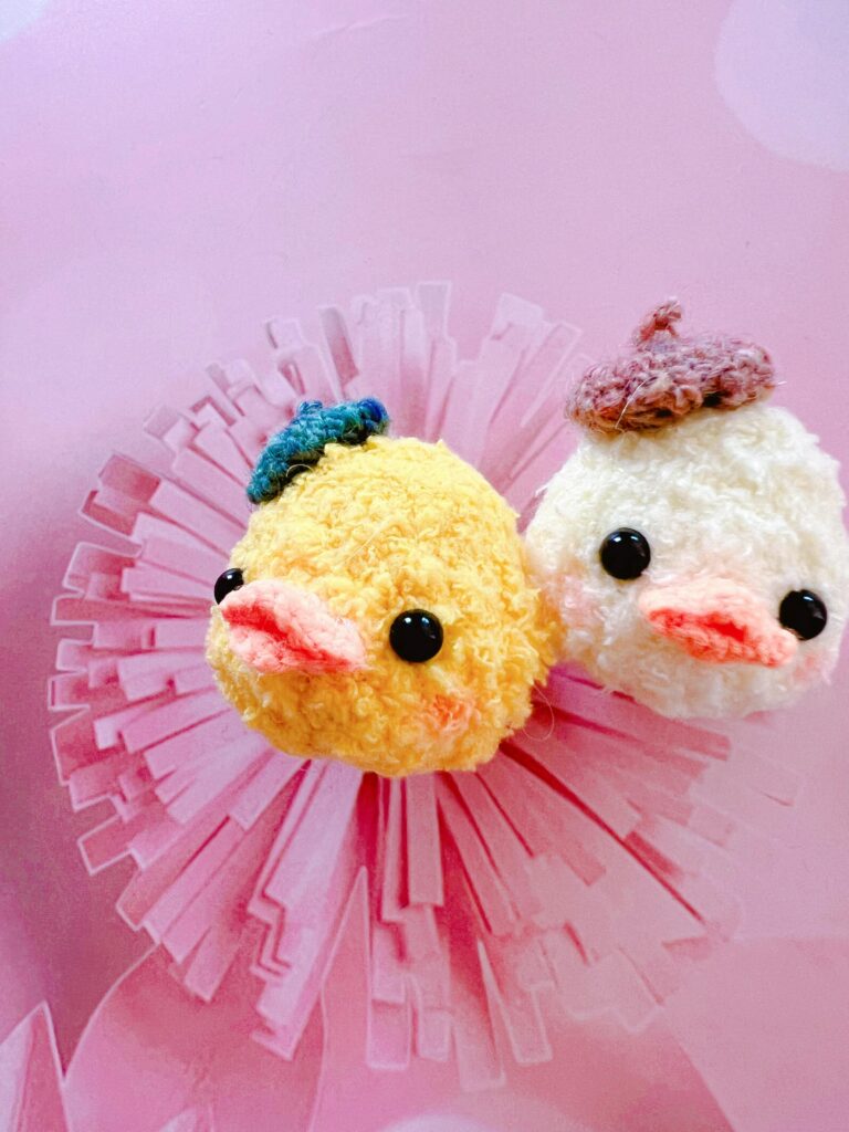 編みアヒル/ひよこ/ひな　ヘアゴム　子供　ヘアアクセサリー　ブローチ(受注制作)