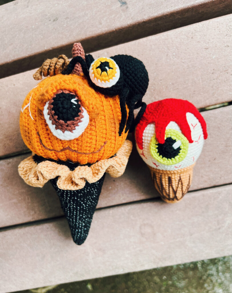 かぼちゃソフトクリーム　編みぐるみ　秋　ハロウィン　飾り　かぎ編み　撮影小物　置物　