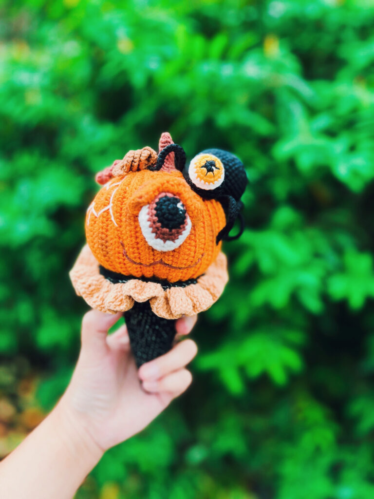 かぼちゃソフトクリーム　編みぐるみ　秋　ハロウィン　飾り　かぎ編み　撮影小物　置物　
