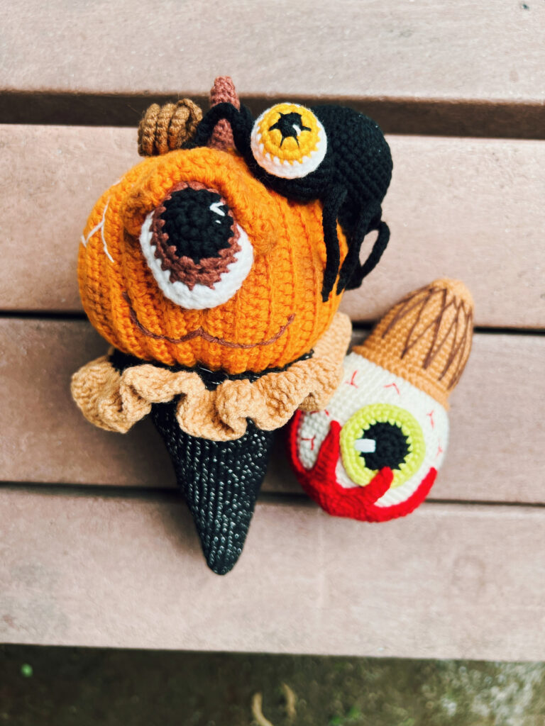 ハロウィン 目玉ソフトクリーム 編みぐるみ 秋 ハロウィン 飾り かぎ編み 撮影小物 置物