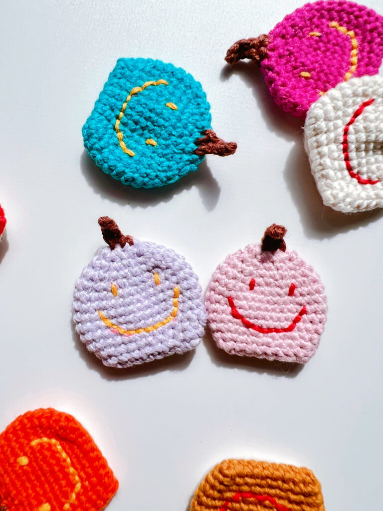 ハロウィン　スマイルカボチャ　ニコちゃんマーク ブローチ　ヘアクリップ　 バッジ
