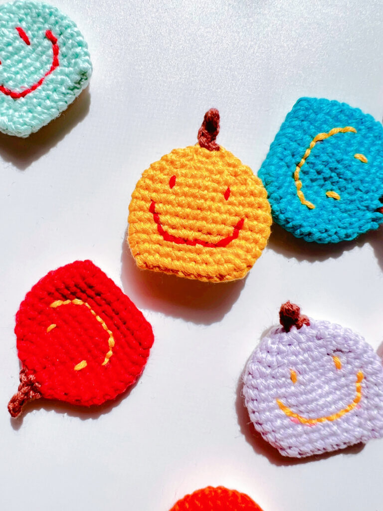 ハロウィン　スマイルカボチャ　ニコちゃんマーク ブローチ　ヘアクリップ　 バッジ