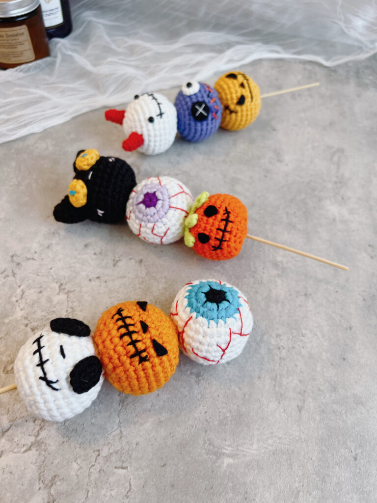 ハロウィン　串団子　目玉　黒猫　カボチャ　ゴースト　ゾンビ　ガイコツ　編みぐるみ　秋　飾り　撮影小物　置物　ヘアピン
