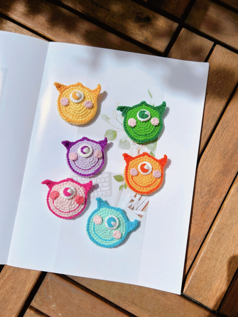AirTagカバー/ケース　エアタグ保護用ケース　ハロウィン　一つ目モンスター　ブローチ/ストラップ/ヘアクリップ