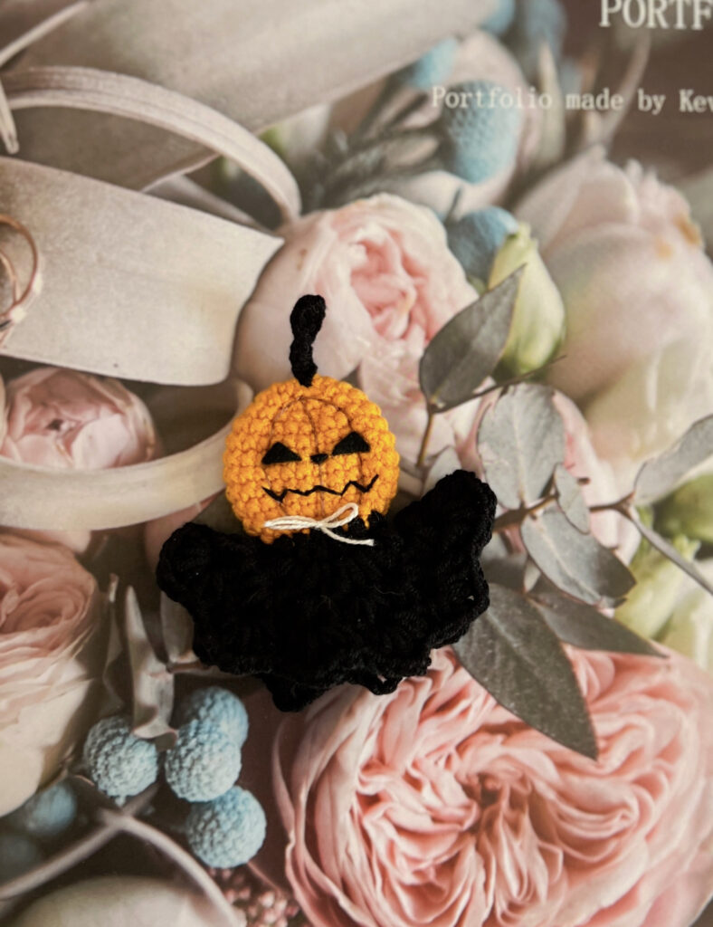 ハロウィン　アイテム　ブローチ ヘアクリップ　仮装グッズ  カボチャ魔法使い　pumpkin ウイザード