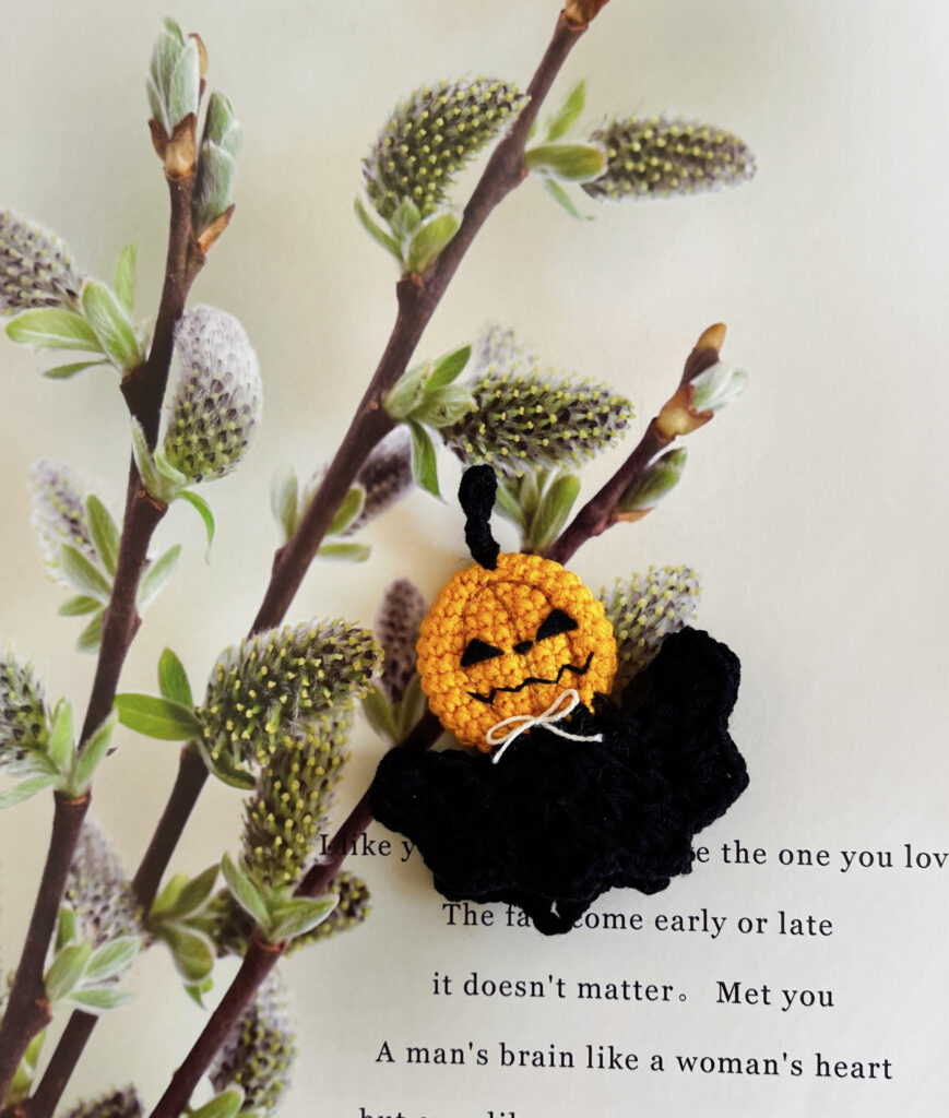 ハロウィン　アイテム　ブローチ ヘアクリップ　仮装グッズ  カボチャ魔法使い　pumpkin ウイザード