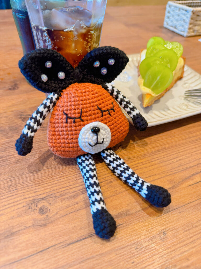 インテリア編みぐるみ　チョコウサギ　飾り　ストラップ　置物　おもちゃ　推し活　撮り小物
