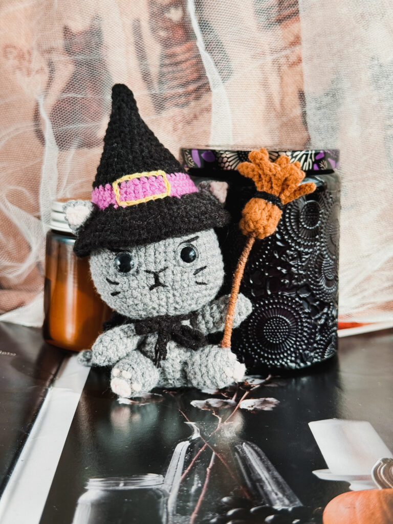 ゴーストネコ　ネコの魔法使い　カボチャネコ　パンプキン　編みぐるみ　秋　ハロウィン　飾り　かぎ編み　撮影小物　置物
