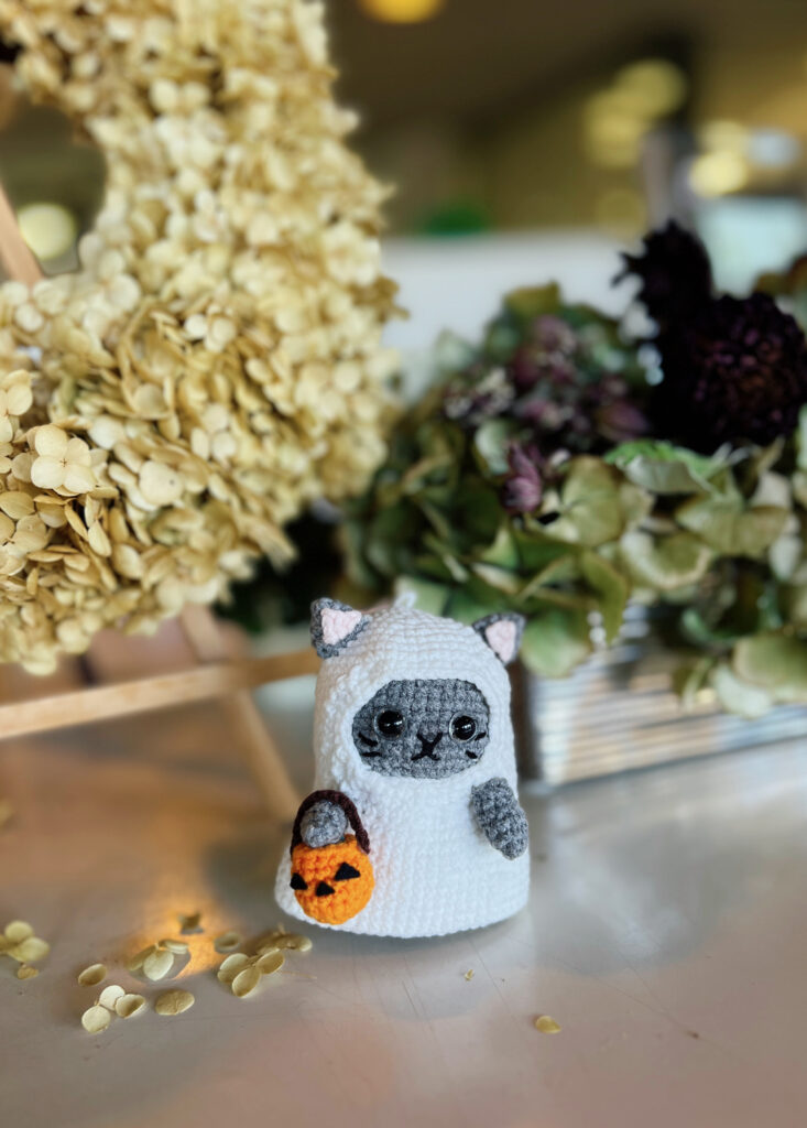 ゴーストネコ　ネコの魔法使い　カボチャネコ　パンプキン　編みぐるみ　秋　ハロウィン　飾り　かぎ編み　撮影小物　置物