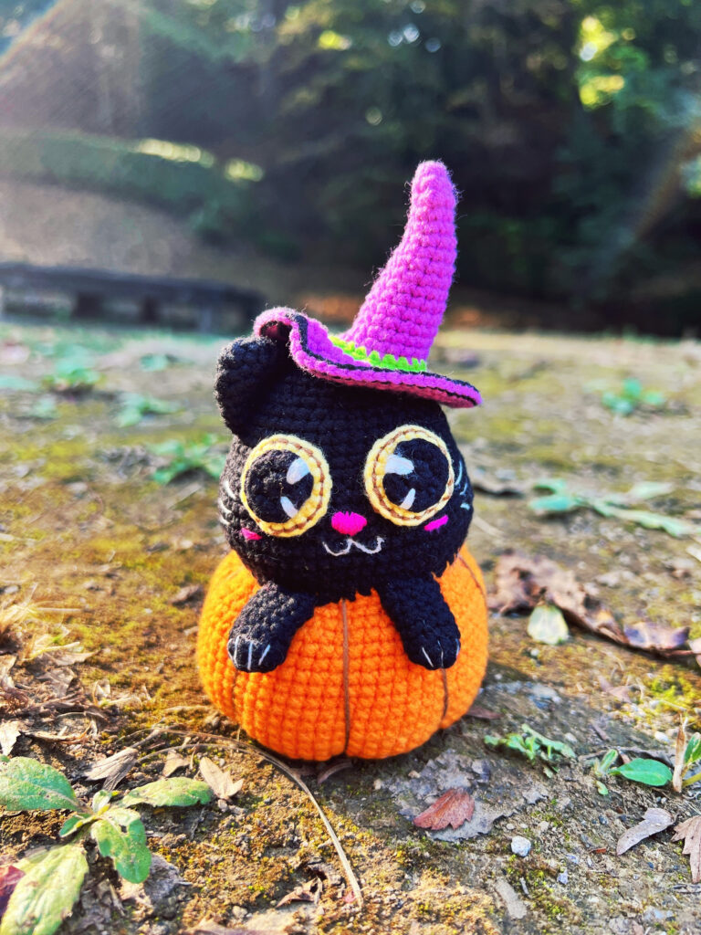 ゴーストネコ　ネコの魔法使い　カボチャネコ　パンプキン　編みぐるみ　秋　ハロウィン　飾り　かぎ編み　撮影小物　置物