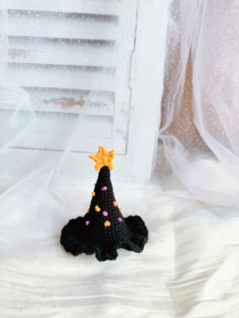 ハロウィン魔女ヘアクリップ　魔法使い とんがり帽子　星　魔女帽子仮装グッズ 　パーティーヘアアクセサリー(受注制作)