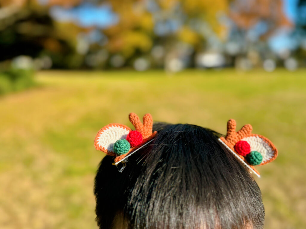 トナカイの角 モチノキ/赤いリボン トナカイの耳　シカ　クリスマスツリーウサギ　ヘアクリップ/ブローチ/バッジ　特典あり