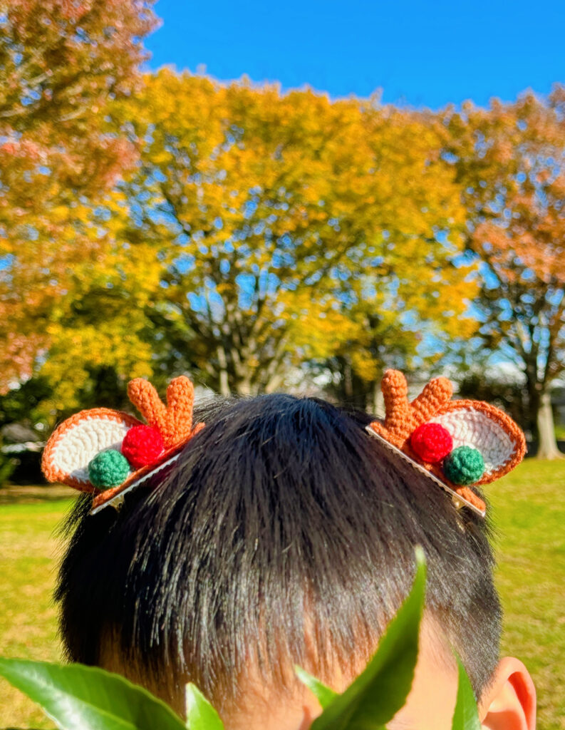 トナカイの角 モチノキ/赤いリボン トナカイの耳　シカ　クリスマスツリーウサギ　ヘアクリップ/ブローチ/バッジ　特典あり