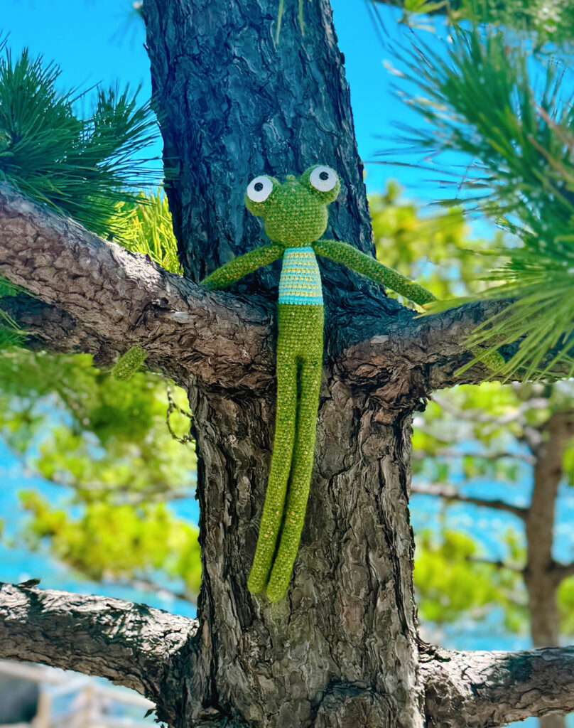 北欧カラー 長い手足のふわふわカエルくん 癒しのあみぐるみ ゆるっと一緒にお出かけ♪ 推し活ぬい撮りにも インテリア