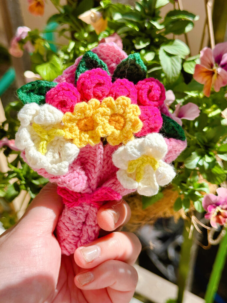 【母の日・誕生日ギフトに】かぎ針編み ミニブーケ|枯れない花|編みぐるみ花束|プチギフト・インテリア・記念日プレゼント